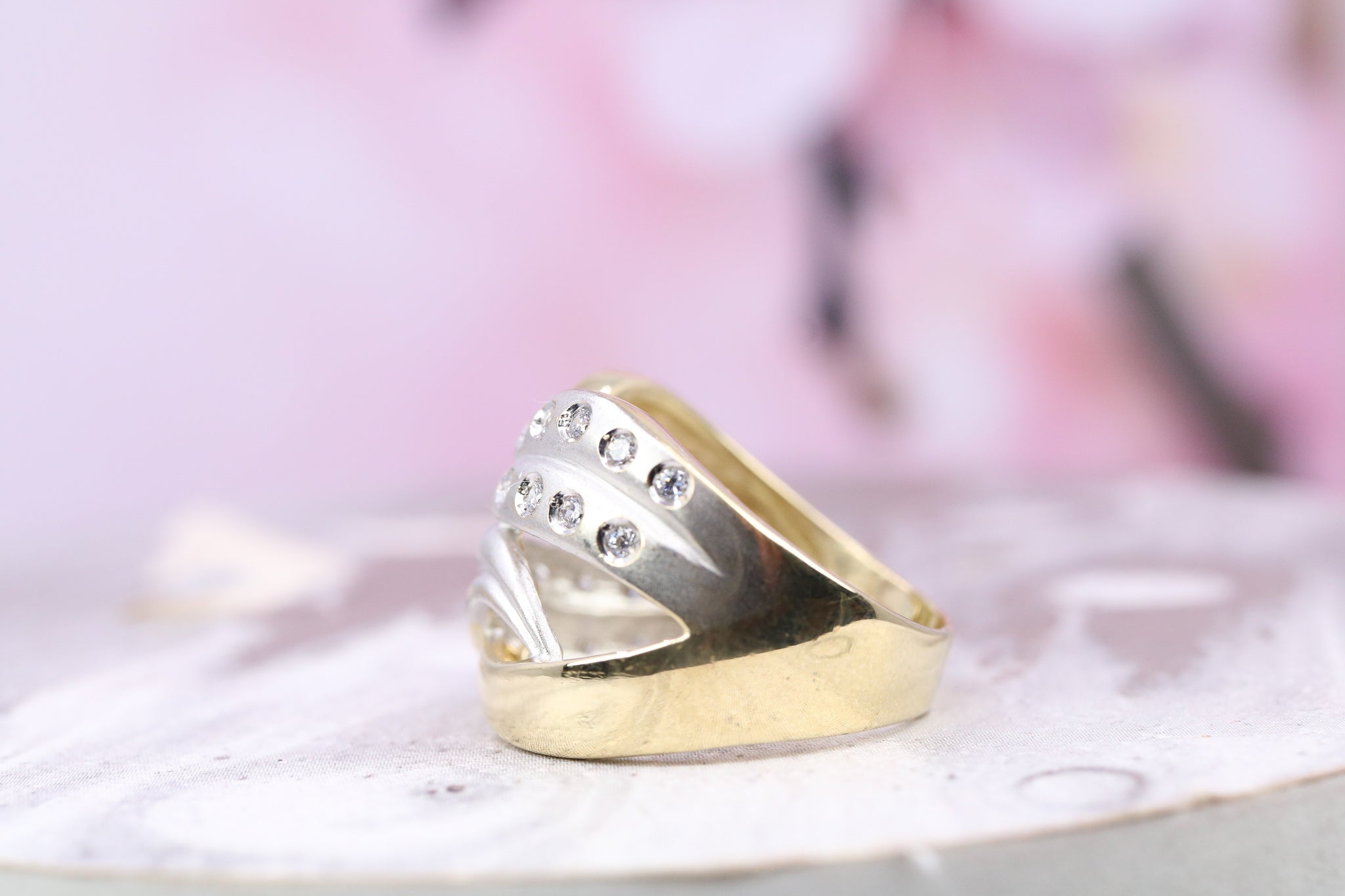 18ct Yellow Gold & Diamond Ring - HJ2728 - Hallmark Jewellers Formby & The Jewellers Bench Widnes